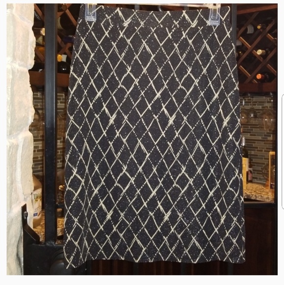 Matching Skirt & Top Set - Picture 7 of 8